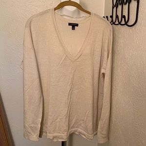 V neck sweater of Fine Merino Wool Collection